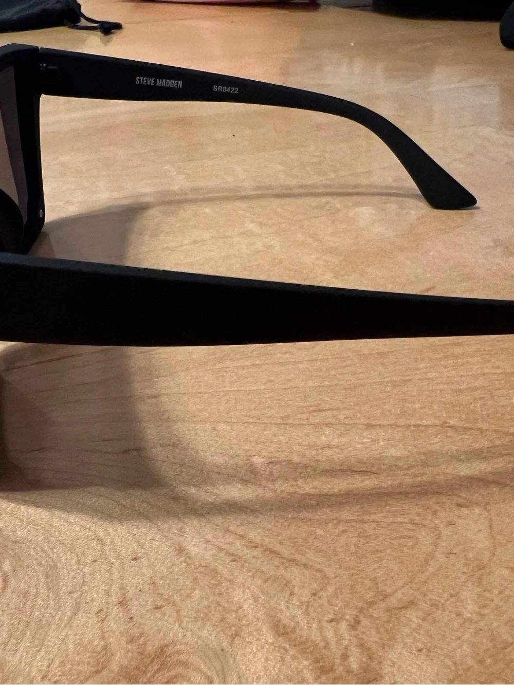 Steve Madden Black Sunglasses Temple Arm with Logo